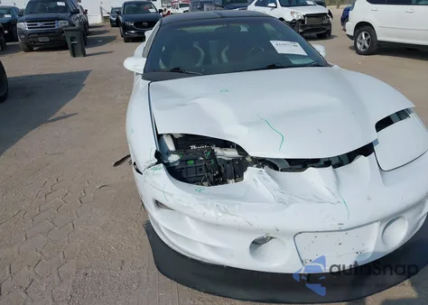 2002 Pontiac Firebird Trans Am из США, поврежденный, VIN 2G2FV22G022168163